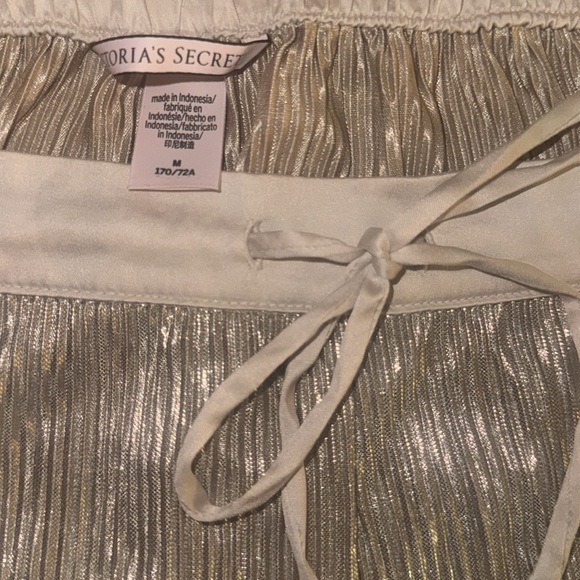 VS| Shine Pleated Metallic Gold Lounge Pajama Short​s - Picture 8 of 8